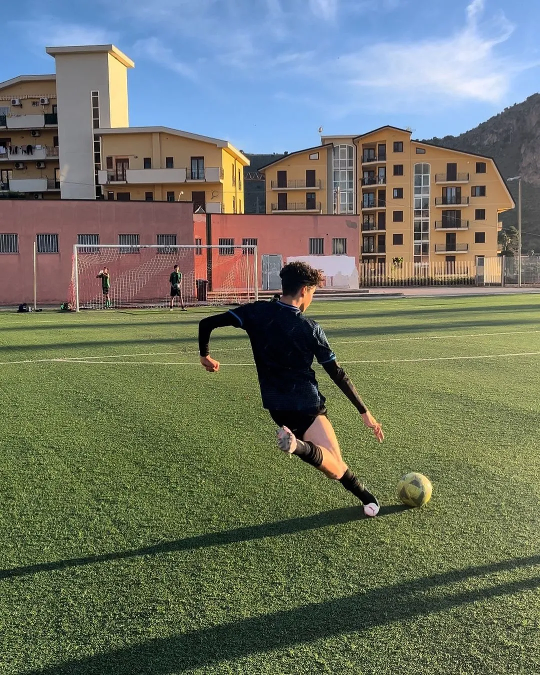 Foto de Eduardo Henrique, Dugol, em um treino de futebol